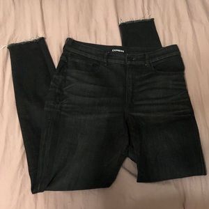 Express perfect curves raw hem jegging 10R